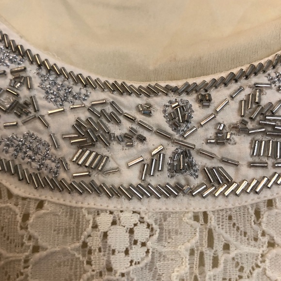 Lace dress - Picture 3 of 4